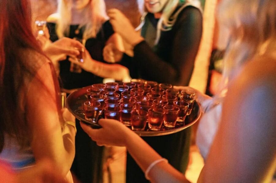 Amsterdam: Ludwig's Original Pub Crawl with VIP Club Entry - Safety, comfort, and how guides keep things from falling apart