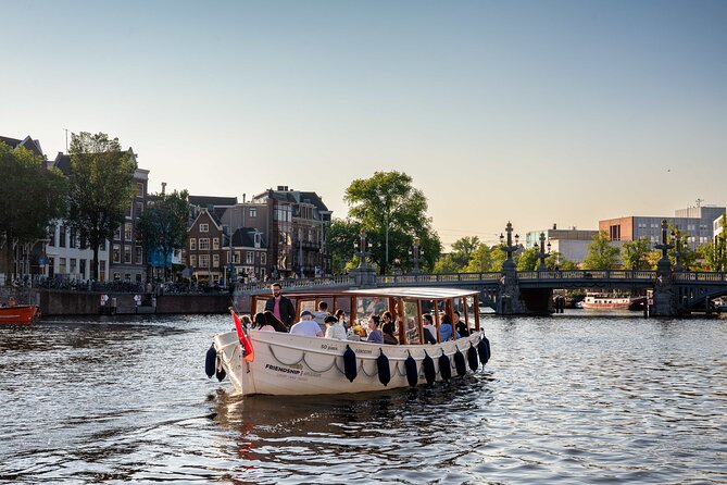 Amsterdam: Luxury Boat Cruise Unlimited Cocktails, Beers & Wines - Why this electric canal cruise feels different in Amsterdam