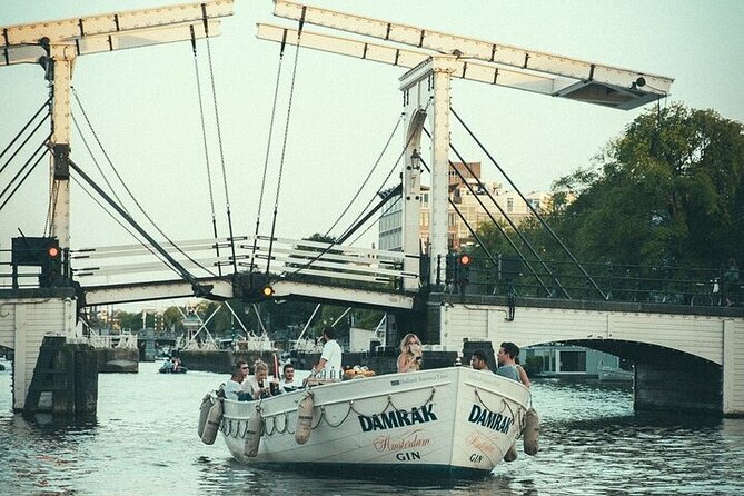 Amsterdam: Luxury Boat Cruise Unlimited Cocktails, Beers & Wines - The one-hour itinerary: what you actually get time to enjoy