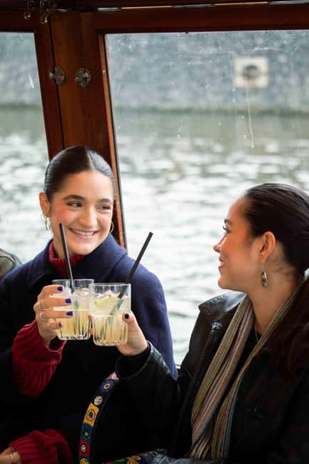 Amsterdam: Luxury Cruise Unlimited Cocktails & Snacks Option - Itinerary in motion: what you see at each pass-by stop