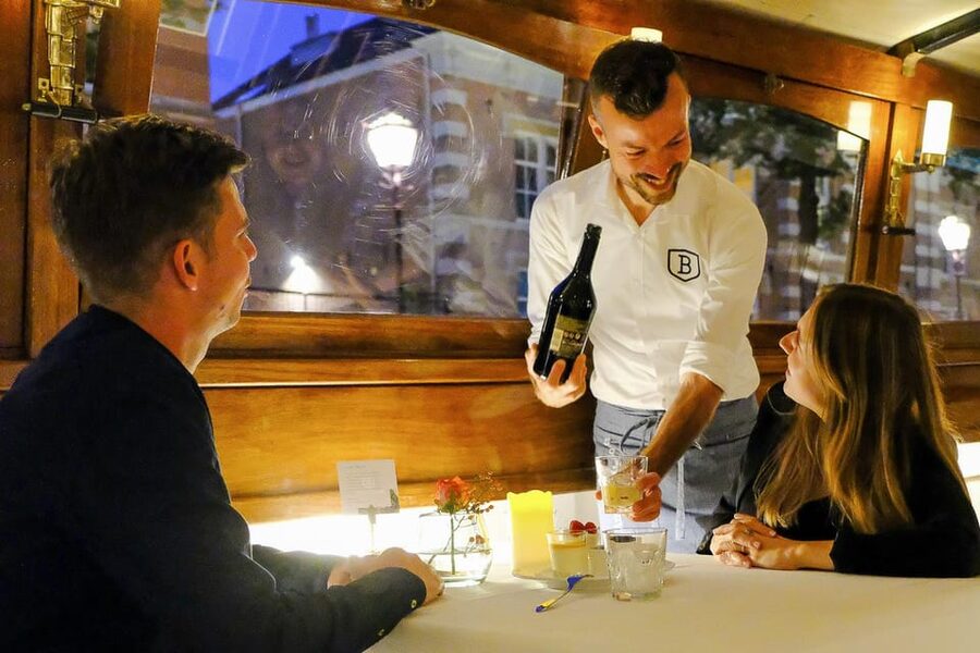 Amsterdam: Luxury Saloon Boat Cruise with 3-Course Dinner - Key things to know before you go