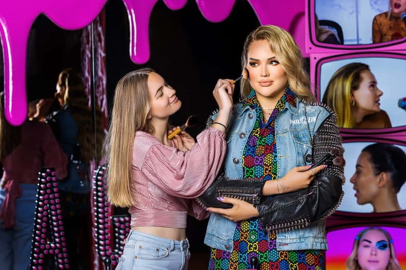 Amsterdam: Madame Tussauds Ticket - Walking through wax stars, and why the photos matter
