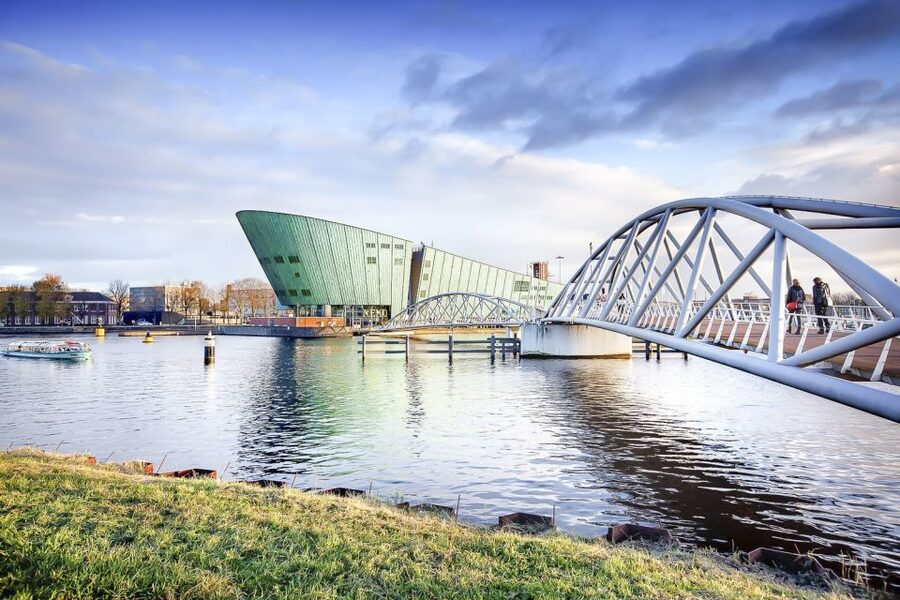 Amsterdam: NEMO Science Museum Ticket - The Lab Coat Experience, Workshops, and Experiments