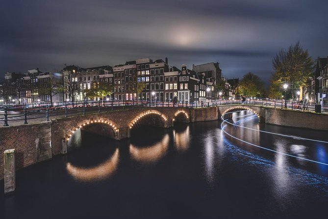 Amsterdam Night Photography Workshop with a Professional - How This 90-Minute Night Photo Walk Works