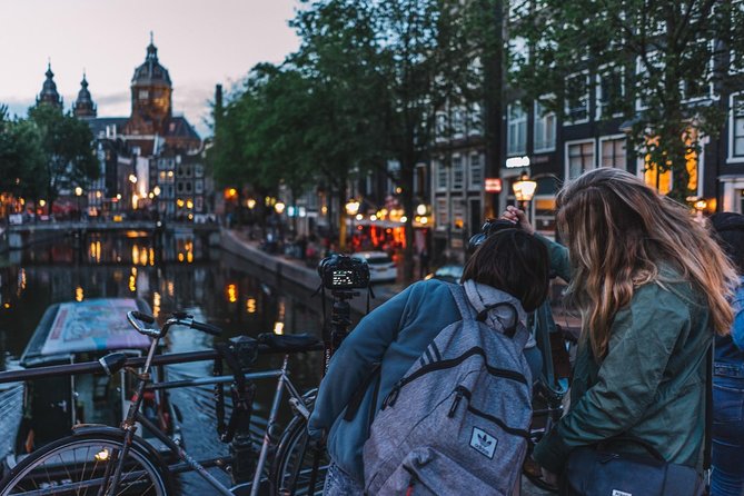 Amsterdam Night Photography Workshop with a Professional - Why the Small Group Size Actually Helps