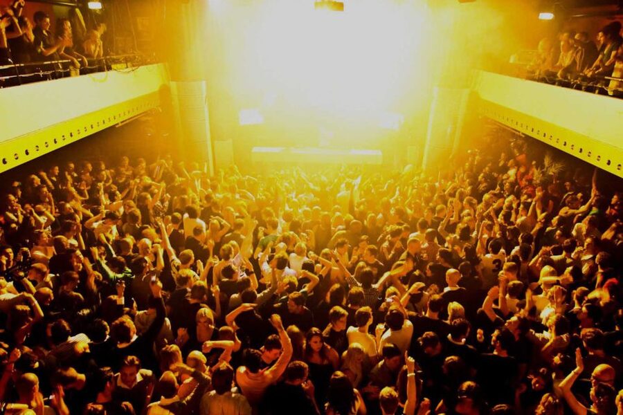 Amsterdam: Nightlife Scene 1, 2, or 3-7 Day Ticket - Extras beyond the clubs: drinks, arcade time, ping-pong, and 2-for-1 entries