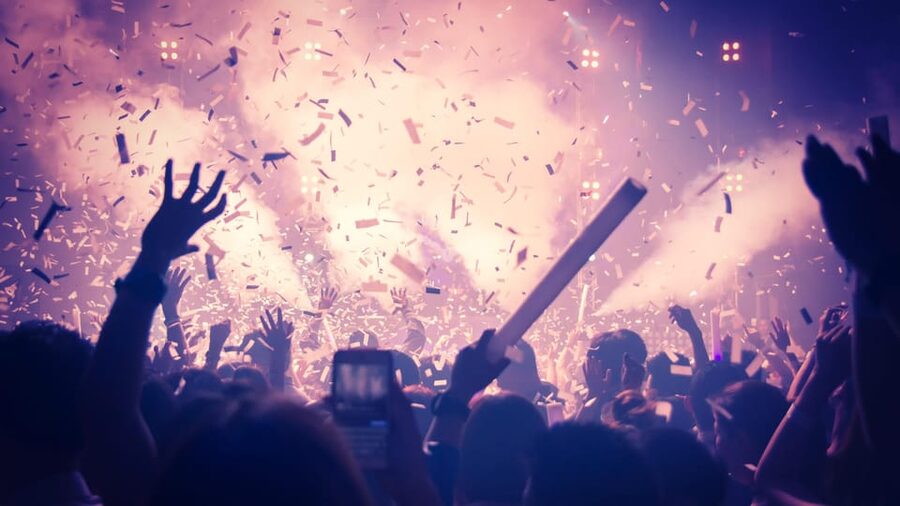 Amsterdam: Nightlife Ticket with Champagne and Cruise - Practical rules that affect your night (and your bag)