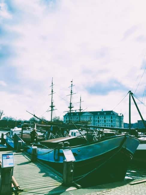 Amsterdam: Off the Beaten Path Bike Tour in French - Plantage: a calmer slice of Amsterdam you can feel while cycling