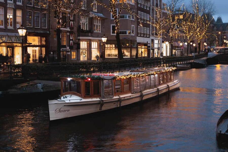 Amsterdam: Open Boat Cruise option Unlimited Drinks & Bite - Key things that make this cruise worth it