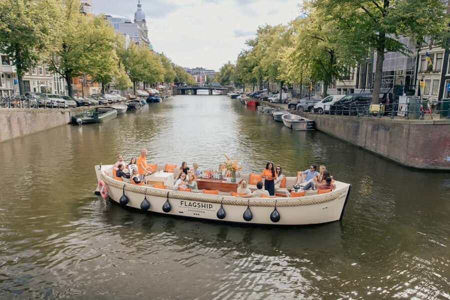 Amsterdam: Open Boat Cruise option Unlimited Drinks & Bite - Open-boat comfort, what to pack, and when to choose it