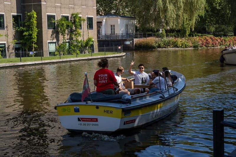 Amsterdam: Open Boat Tour of Canals with Expert Local Guide - Price and Value: Is $26 Worth It?