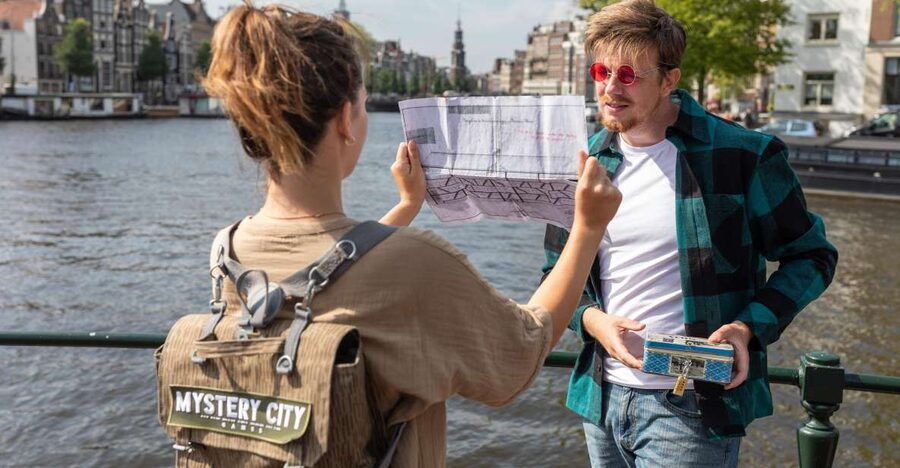 Amsterdam: "Operation 45 " Treasure Hunt Walking Tour - From Mystery City Games HQ to the Operation 45 story