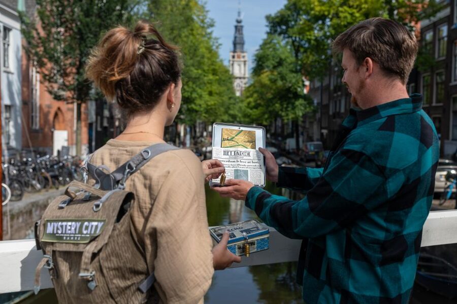 Amsterdam: "Operation 45 " Treasure Hunt Walking Tour - Why the old Jewish District route is the real payoff