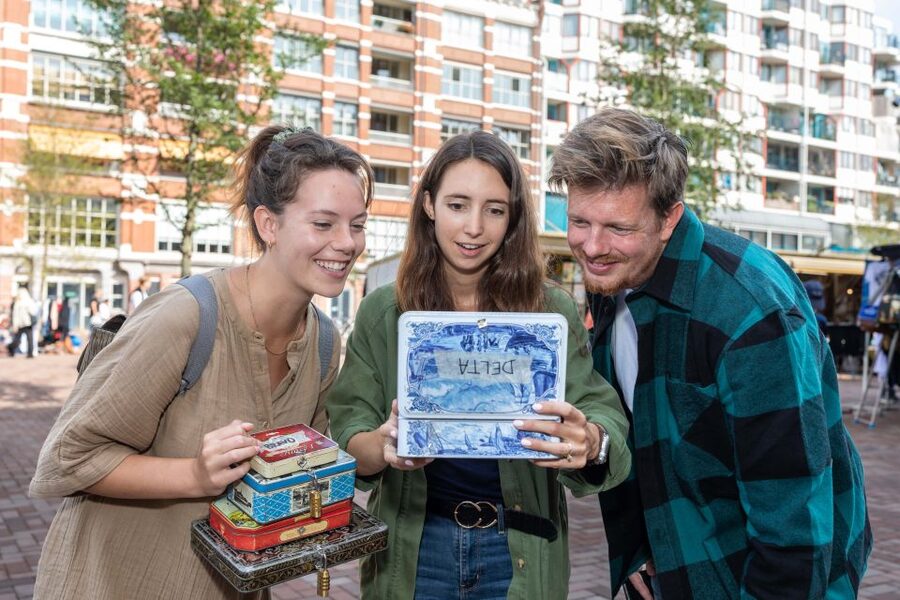 Amsterdam: "Operation 45 " Treasure Hunt Walking Tour - How the backpack puzzles work (and why it feels different)