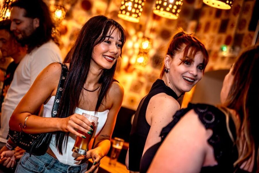 Amsterdam: Original Pub Crawl Party with VIP Entrance - Drink deals, complimentary shots, and how to pace it