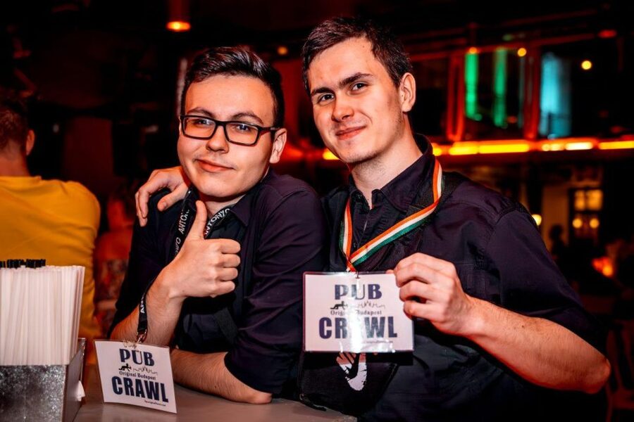 Amsterdam: Original Pub Crawl Party with VIP Entrance - Meeting at Generator Hostel Bar, then catching the Waterhole start