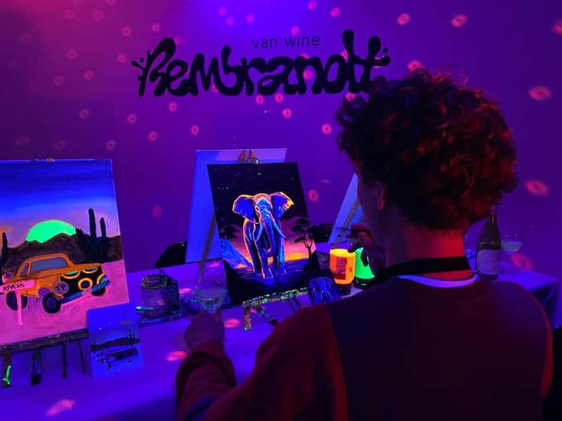 Amsterdam: Paint and Sip in the Dark at Rembrandt van Wine - Arriving at Rembrandt van Wine: how check-in really works