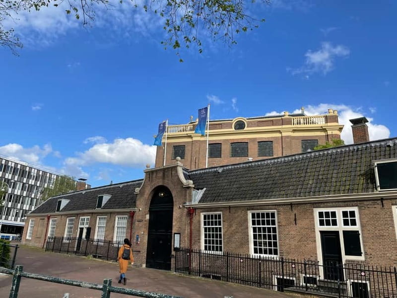 Amsterdam: Private Anne Frank and Jewish History Tour - Jewish Amsterdam, from safe harbor to hard fear