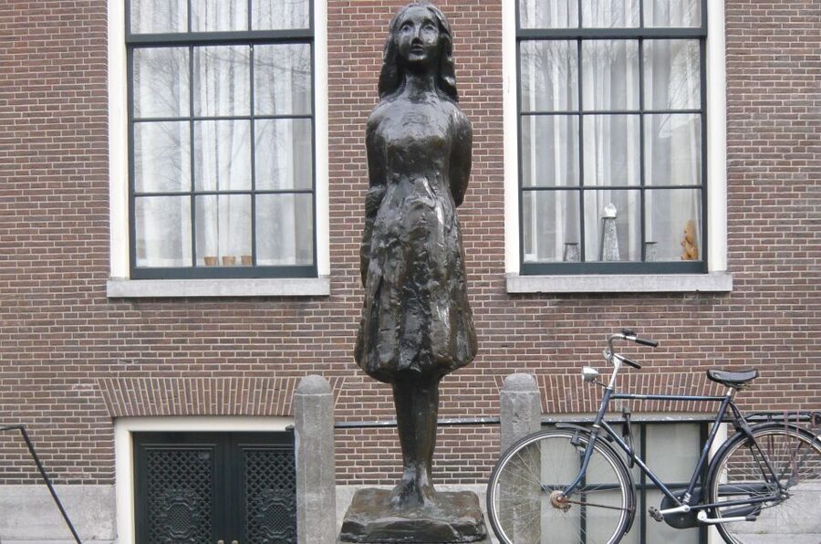 Amsterdam: Private Anne Frank and Jewish Quarter Tour - Portuguese Synagogue: seeing how faith and community lived in the city
