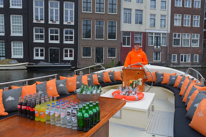 Amsterdam Private Boat Trip With Skipper, Burger and Beers - The food and beer part: why it changes the vibe