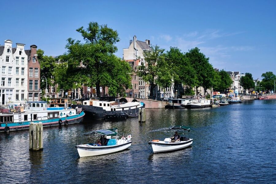 Amsterdam: Private Canal Tour - Onboard comfort, drinks, and what to pack for a quiet ride