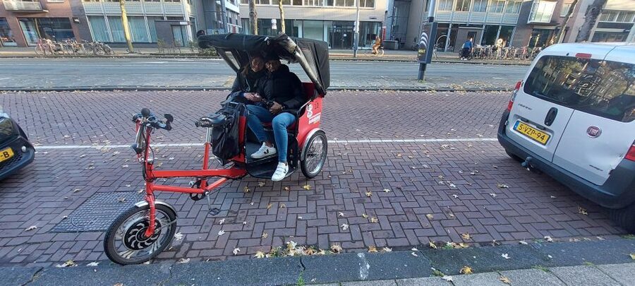 Amsterdam: Private City Highlights Tour by Rickshaw - A 1 or 2 hour Amsterdam loop on a bicycle taxi