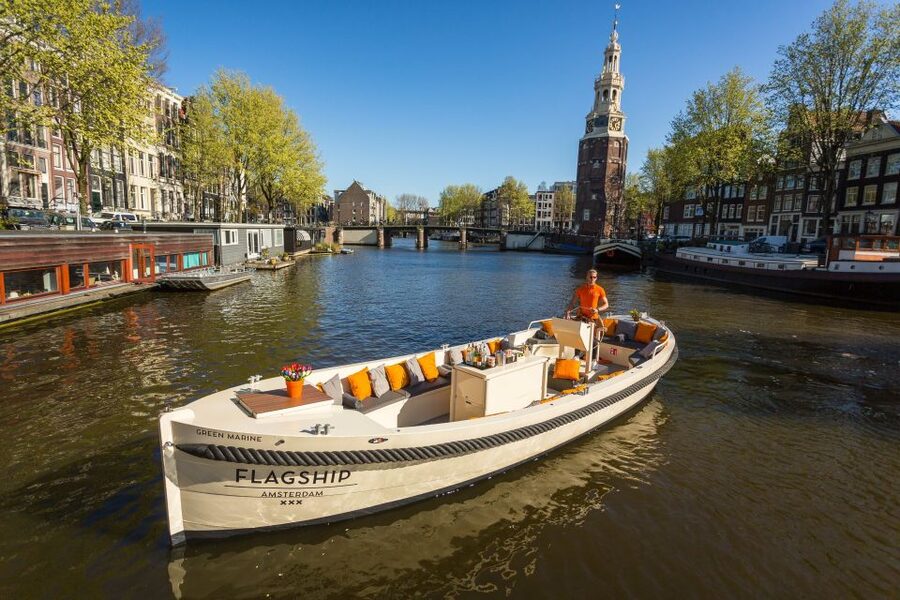 Amsterdam: Private Cruise with Drinks & Pizza or Burger - The luxury open boat, plus a cover when the weather changes