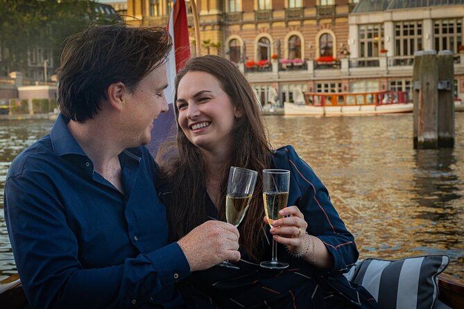 Amsterdam Private Dinner Cruise incl Drinks & 2-course Dinner 2hr - Drinks and the real cost of keeping it simple