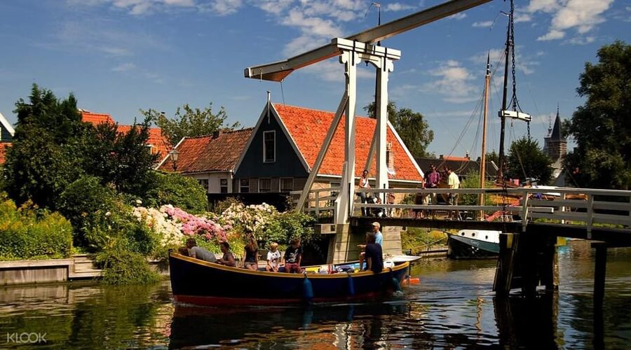 Amsterdam: Private green tour !!! Windmills, castle - Key points that make this tour worth your attention