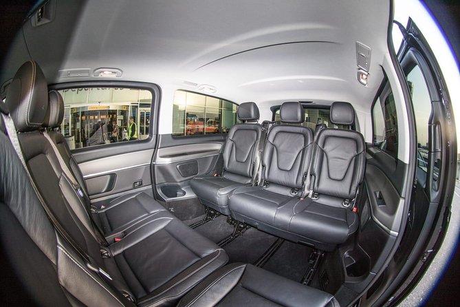 Amsterdam Private Local Transfer - Timing with 20 minutes free waiting time
