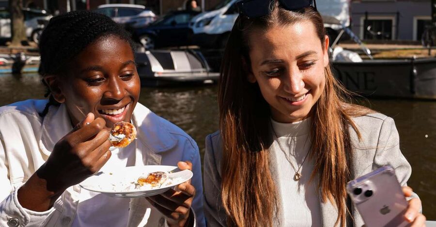 Amsterdam: Private Luxury Cruise with BBQ and Drinks - Private canal time with room for 10: why it feels different