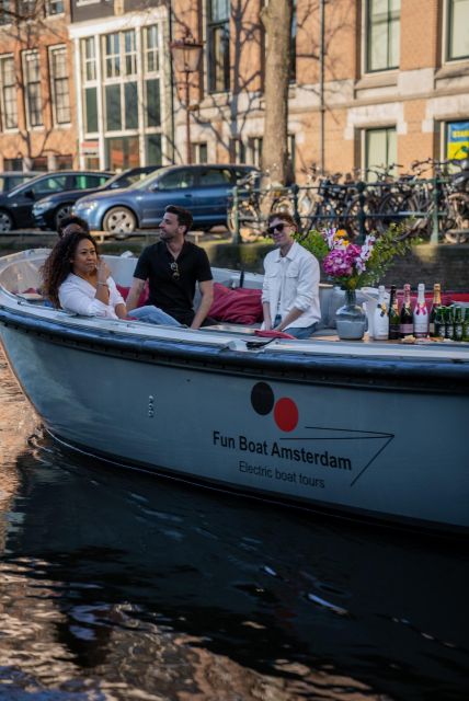 Amsterdam: Private Luxury Cruise with BBQ and Drinks - Live-cooking BBQ on the water: what’s on the menu