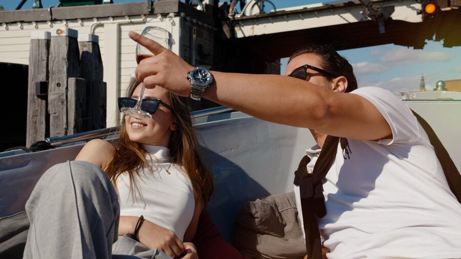 Amsterdam: Private Luxury Cruise with BBQ and Drinks - Price and value: $701 per group for 2 hours