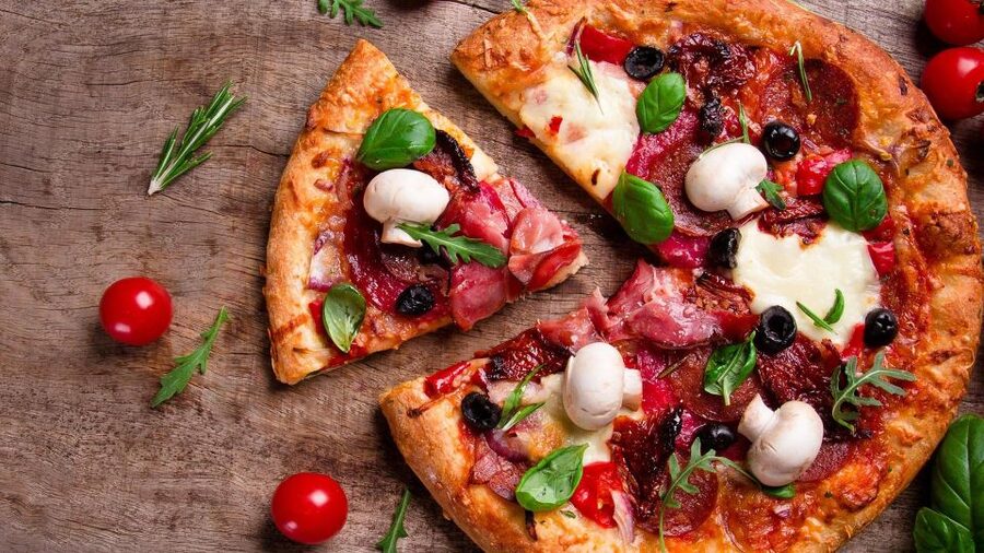 Amsterdam: Private Luxury Cruise with Pizza and Drinks - Key things to know before you go