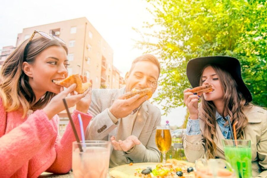Amsterdam: Private Luxury Cruise with Pizza and Drinks - Luxury expectations versus real-world comfort