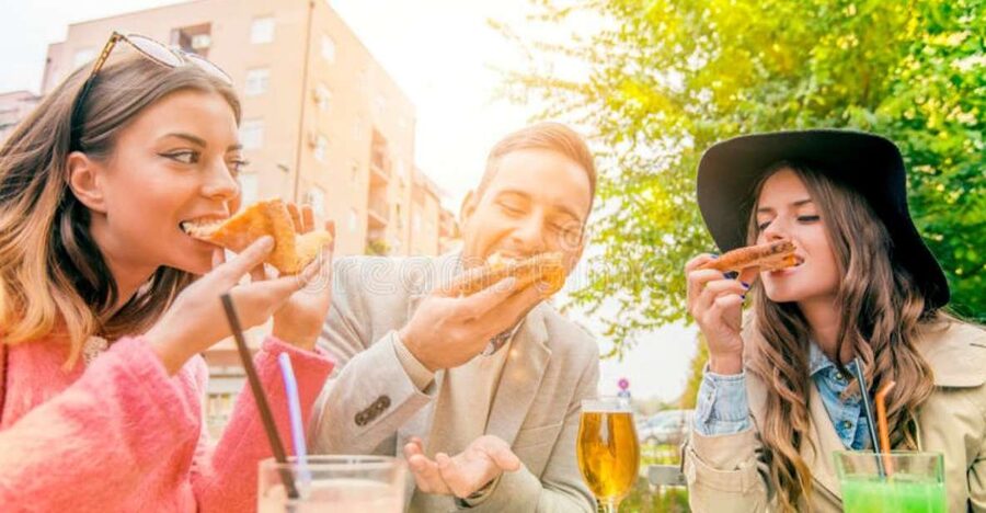 Amsterdam: Private Luxury Cruise with Pizza and Drinks - Meeting point and the Roos dock: how to avoid a stressful start