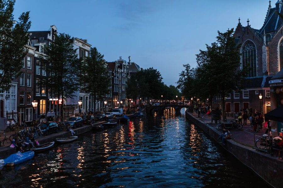 Amsterdam: Private Night Tour of Speakeasies and Bars - Your bar choices, built into a 3-hour route