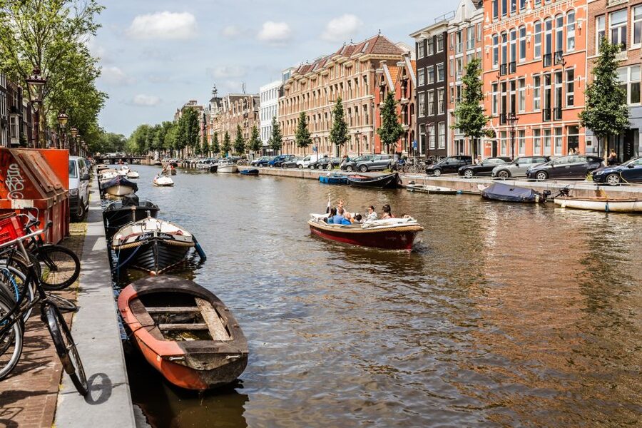 Amsterdam: Private Night Tour of Speakeasies and Bars - The guides: matching you to the right person