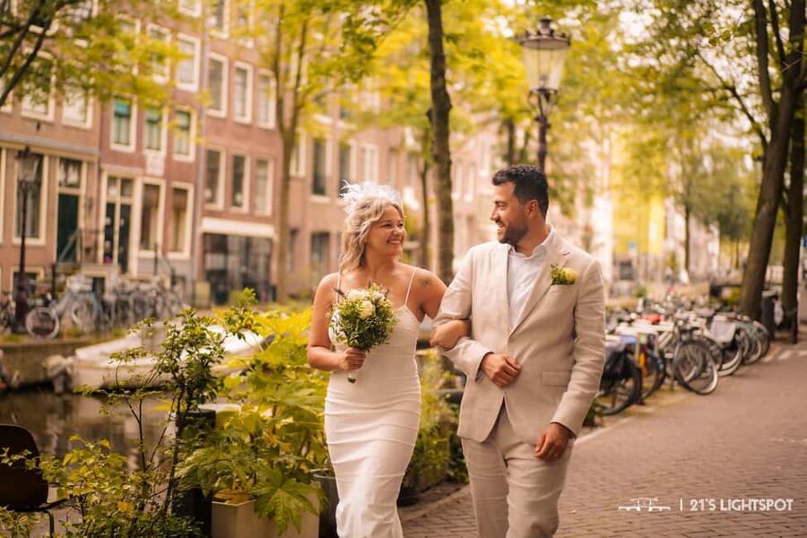 Amsterdam: Private Photoshoot for Couple, Family, or Solo - What You’re Really Buying: Direction, Location Variety, and Edited Results