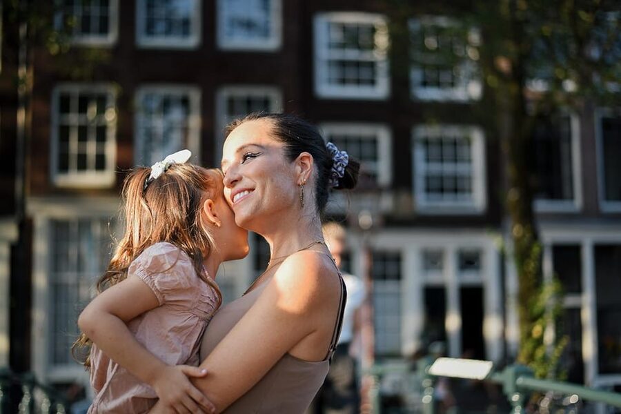 Amsterdam: Private Photoshoot in iconic locations - Start at Cobra Cafe, Then Work Your Way Through Iconic Amsterdam