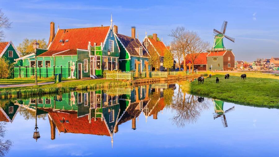 Amsterdam: Private Tour Giethoorn, Zaanse Schans Local Guide - Cheese farm tasting plus the Dutch clue that makes it make sense