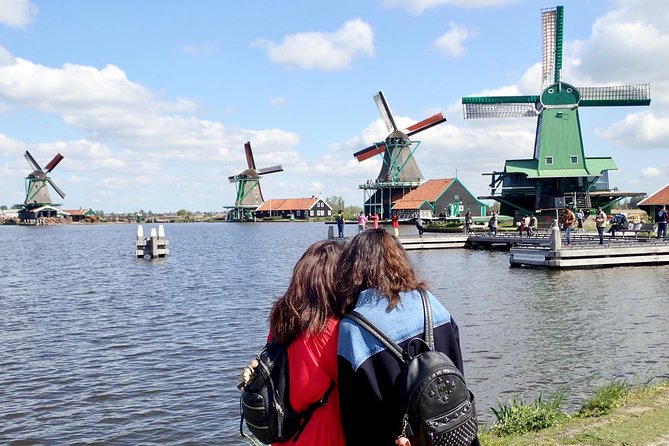 Amsterdam private tour to windmills, cheese farm and villages - Broek in Waterland: quiet wooden houses and a church for soft soil