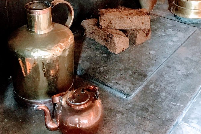 Amsterdam Private Walking Tour of Famous Painters - Chinatown as a Visual Pause Before the Darker Art Themes