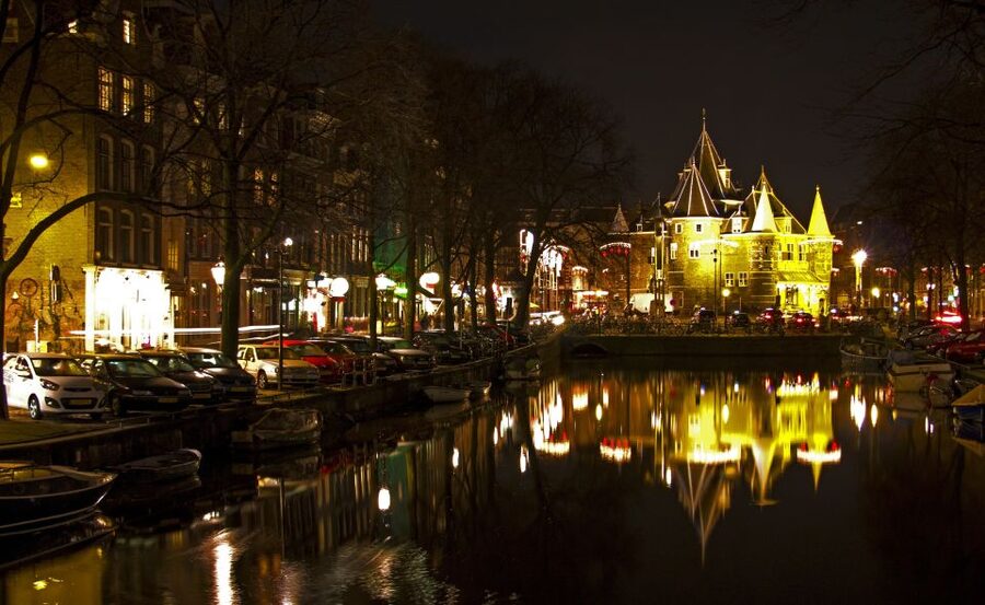 Amsterdam Private Welcome Tour with a Local Guide - Where to Eat and Shop, Without Guessing