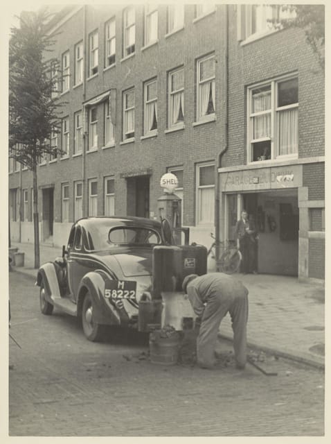 Amsterdam: Private World War Two History Walking Tour - Leaving the Museum Loop Behind (and Why That Can Be a Good Thing)