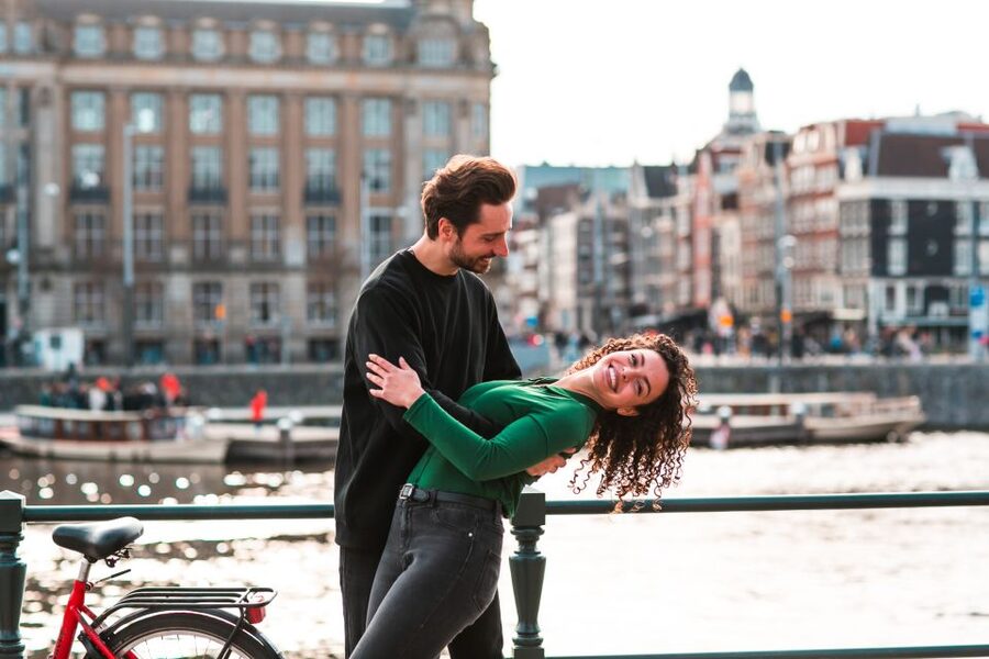 Amsterdam: Professional photoshoot at Centraal Station - What happens during your 30 to 45 minute shoot