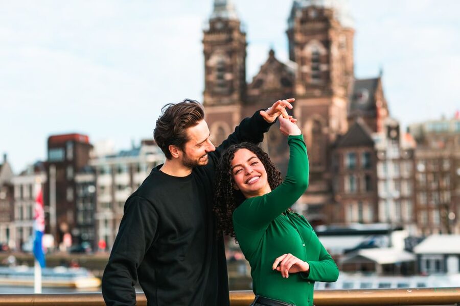 Amsterdam: Professional photoshoot at Centraal Station - Practical tips to get great photos in a station setting