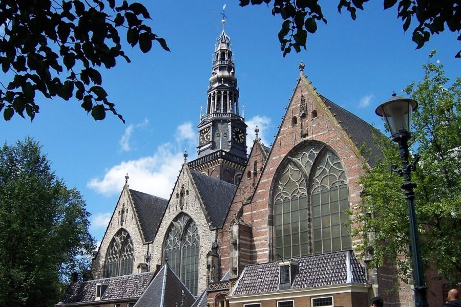 Amsterdam: Red Light District 1-hour Smartphone Audio Tour - Respectful storytelling, and where some expectations may clash