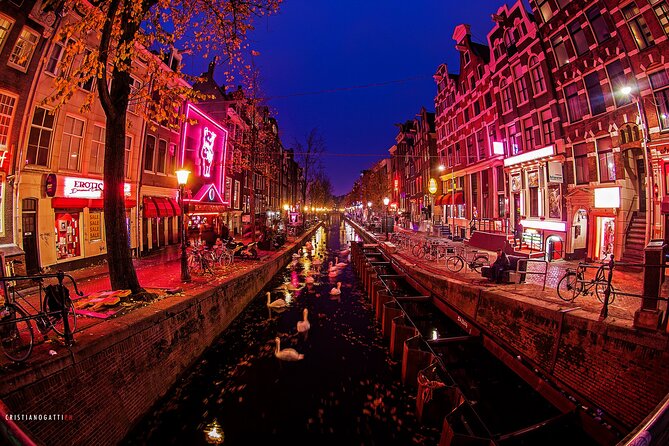 Amsterdam Red Light District and City Center Walking Tour - Old Town age power: why this area feels especially layered