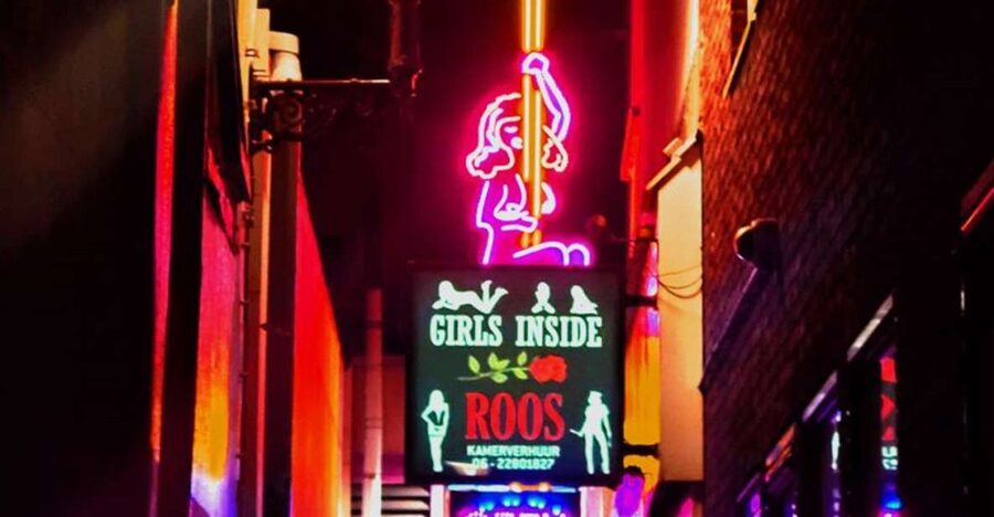 Amsterdam: Red Light District and Coffeeshop Culture Tour - Why This 2-Hour Red Light District Walk Actually Works